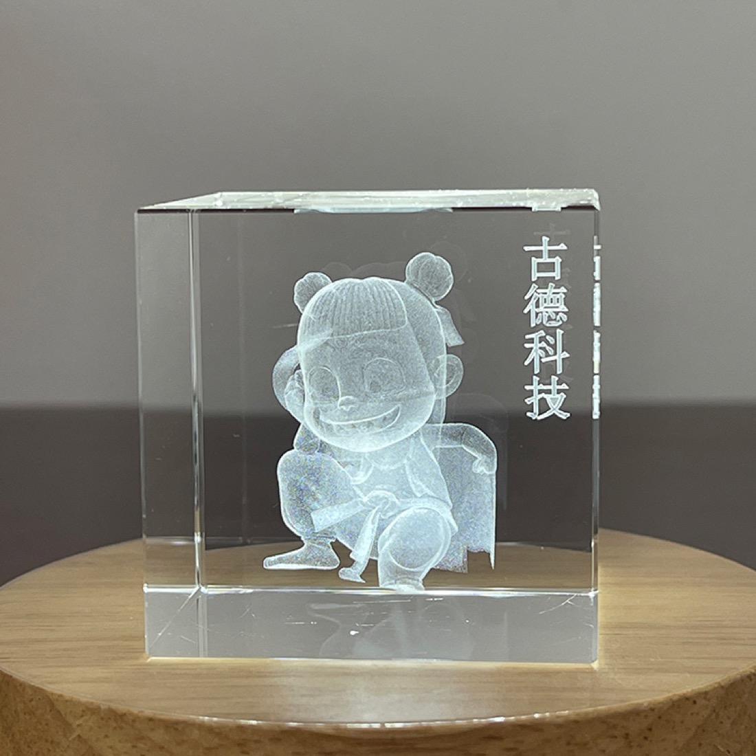 Laserbearbeitetes Glasmuster