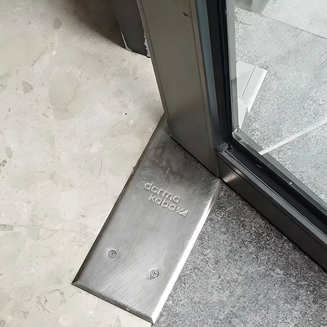 Laserbearbeitetes Glasmuster